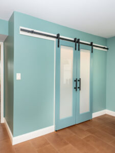 Kitchen With A Pop of Color